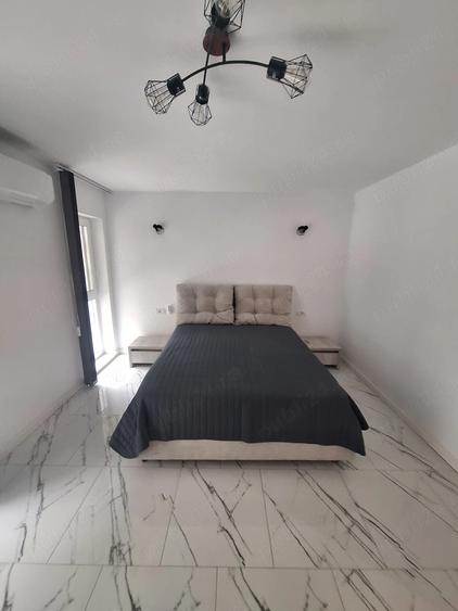 Apartament cu 2 camere decomandat, mobilat în Central