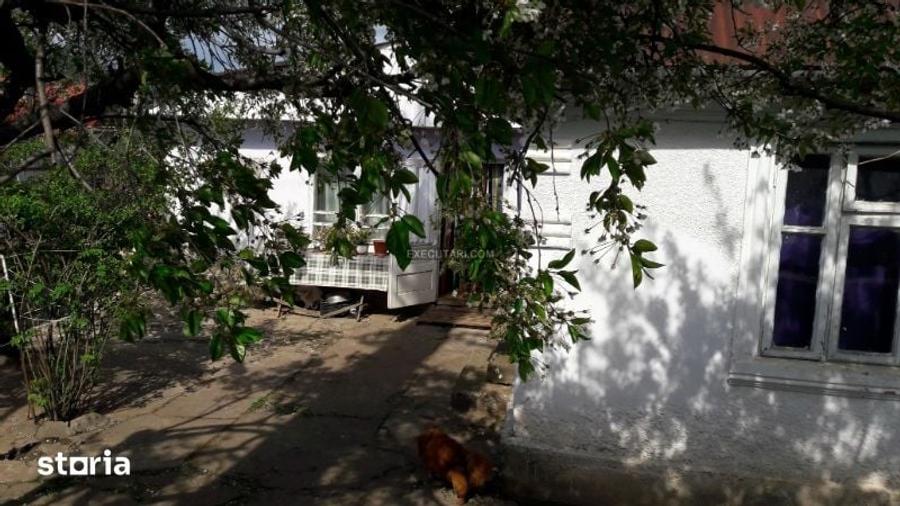 Casă cu 5 camere cu Teren 1116 Mp în Central