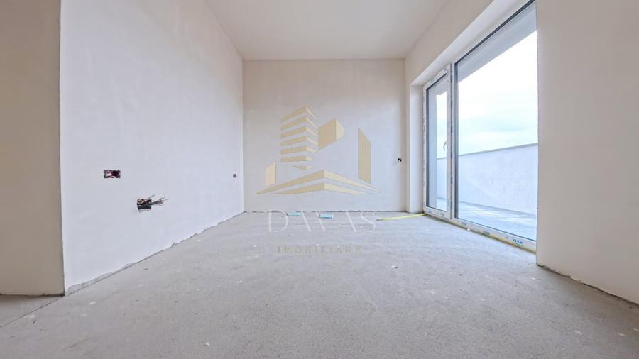 Apartament cu 3 camere semidecomandat în Baciu