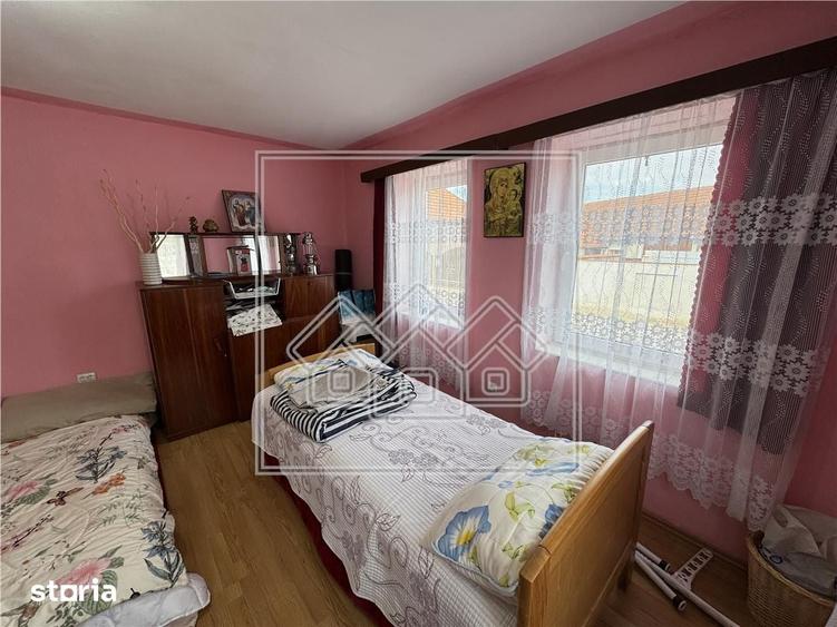 Casă cu 2 camere cu Teren 868 Mp în Arpașu de Jos