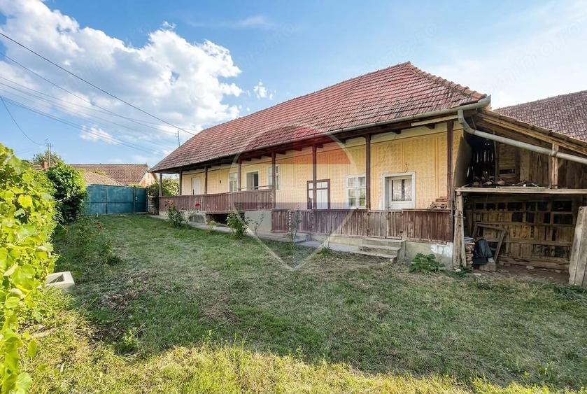 Casă cu 2 camere cu Teren 3618 Mp în Moldovenești