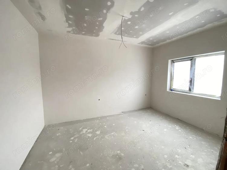 Casă cu 4 camere cu Teren 290 Mp în Moșnița Veche