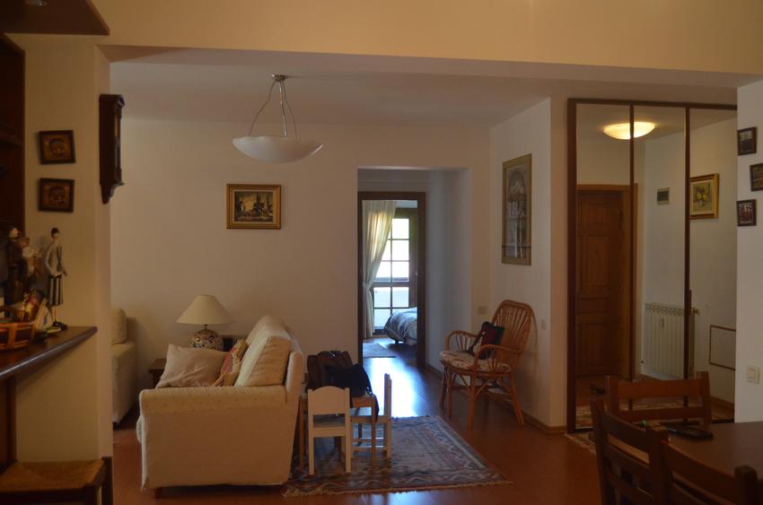 Apartament cu 4 camere decomandat, mobilat în Cioplea