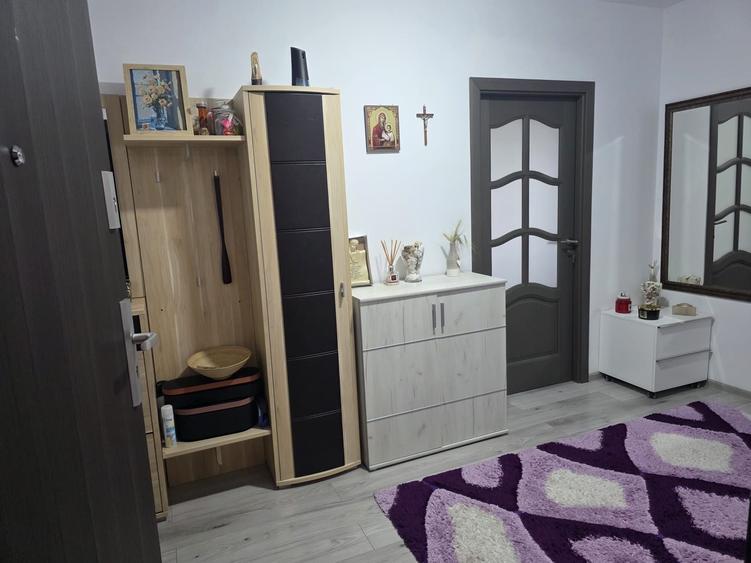 Apartament cu 2 camere decomandat în Exterior Vest