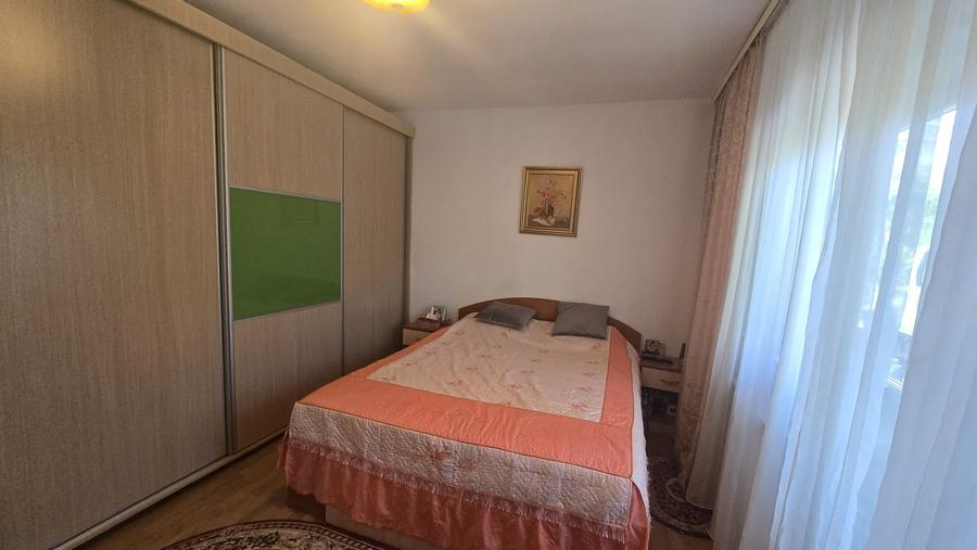 Apartament cu 3 camere decomandat în Nerva Traian