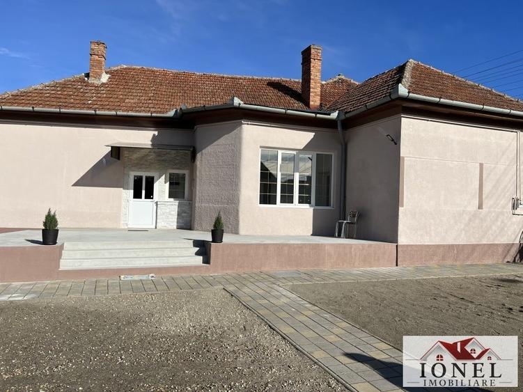 Casă individuală cu 3 camere cu Teren 900 Mp în Central