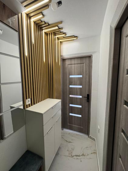 Apartament cu 2 camere semidecomandat, mobilat în Filiași