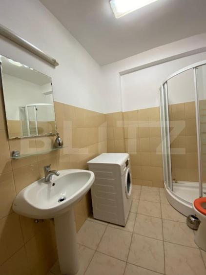 Apartament cu 3 camere semidecomandat în Câmpului