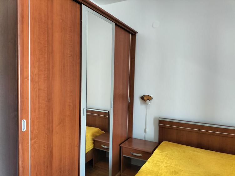 Apartament cu 3 camere decomandat în Drumul Carului