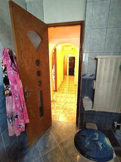 Apartament cu 3 camere decomandat în Colentina