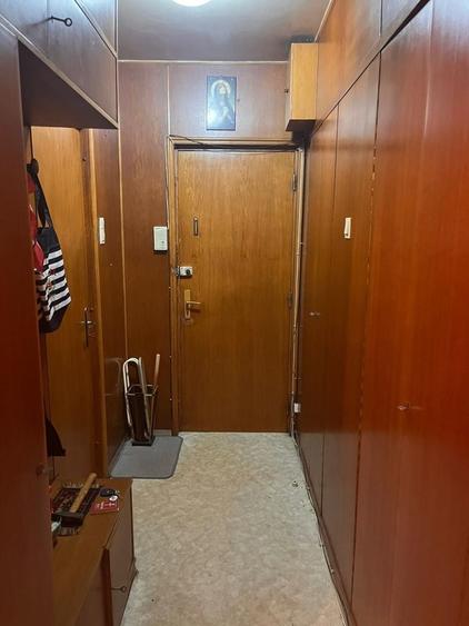 Apartament cu 3 camere decomandat în Tineretului