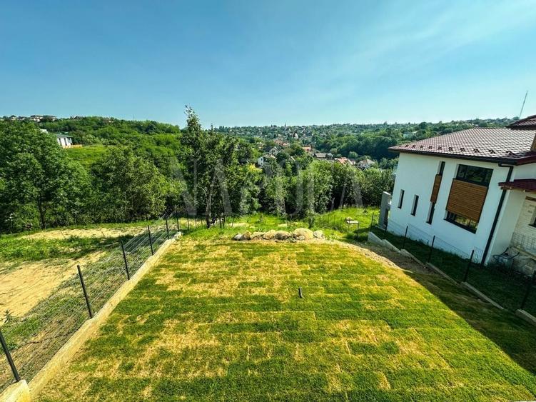 Casă individuală cu 4 camere cu Canalizare în Feleacu