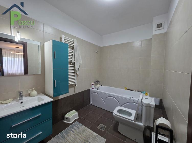 Apartament cu 3 camere decomandat în Băneasa