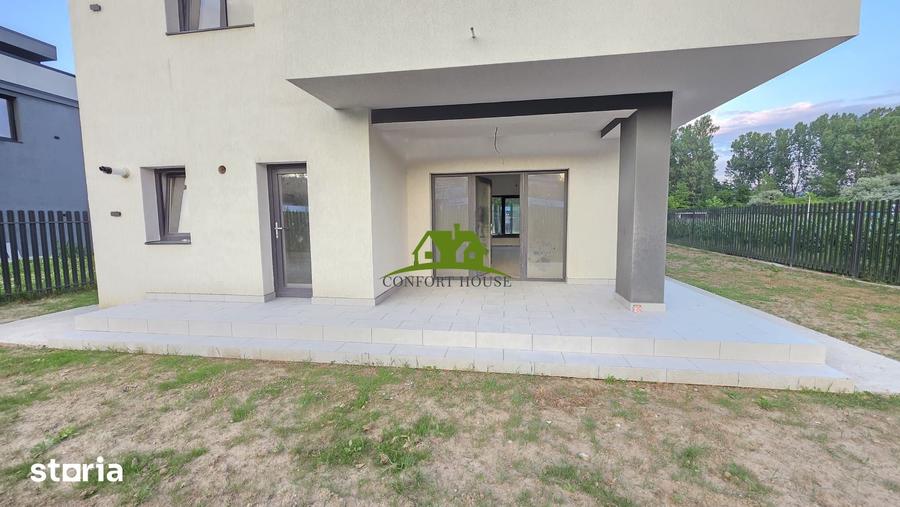 Casă cu 6 camere cu Teren 400 Mp în Bujoreni