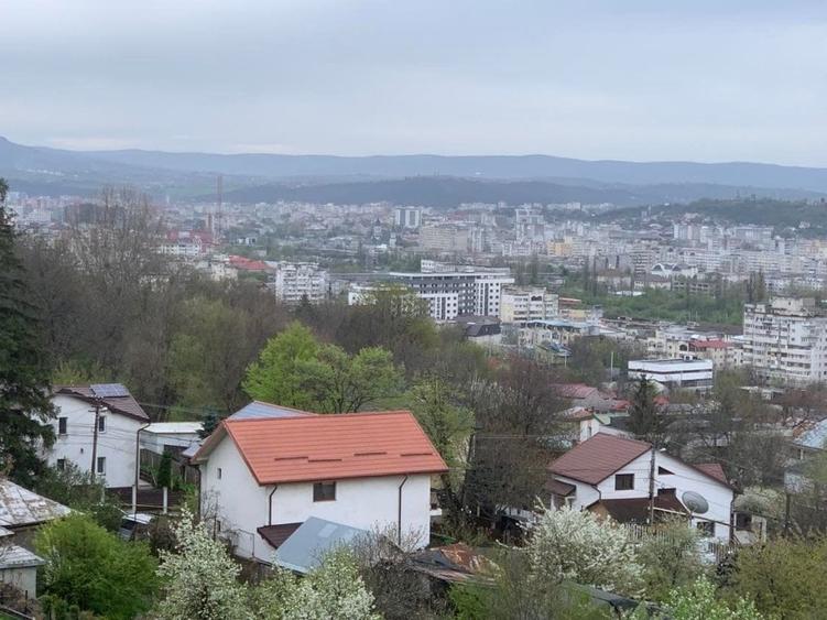 Casă individuală cu 5 camere cu Garaj în Copou