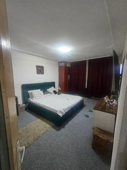 Apartament cu 3 camere decomandat în Tomești