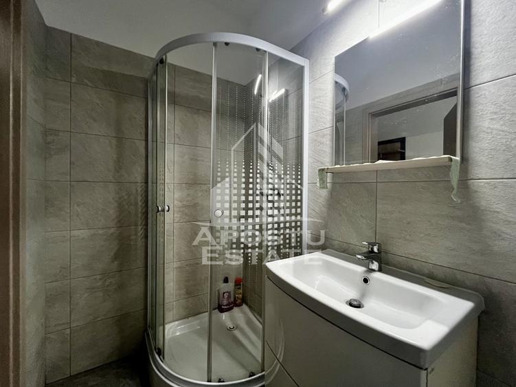 Apartament cu 3 camere semidecomandat, mobilat în Ciarda Roșie