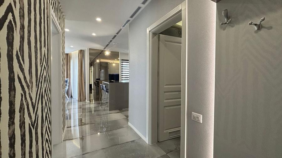 Apartament cu 2 camere semidecomandat, mobilat în Bună Ziua