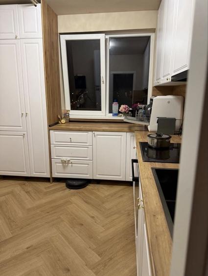 Apartament cu 3 camere decomandat în Sud