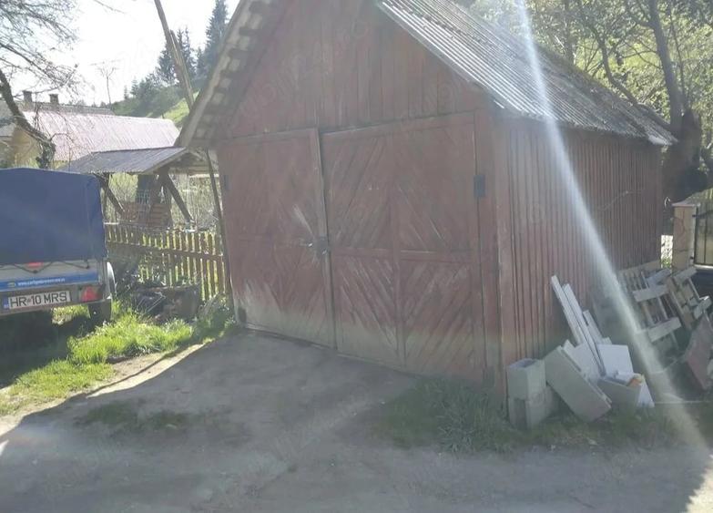 Casă cu 4 camere cu Teren 1900 Mp în Central