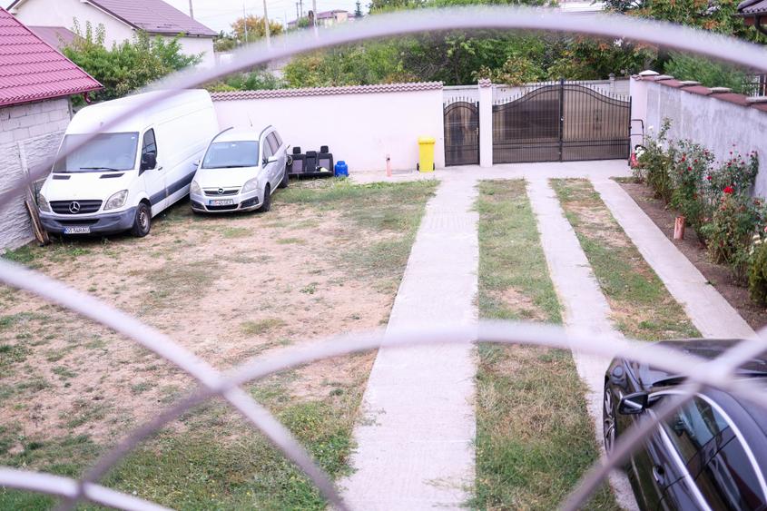 Casă individuală cu 4 camere cu Canalizare în Progresul II