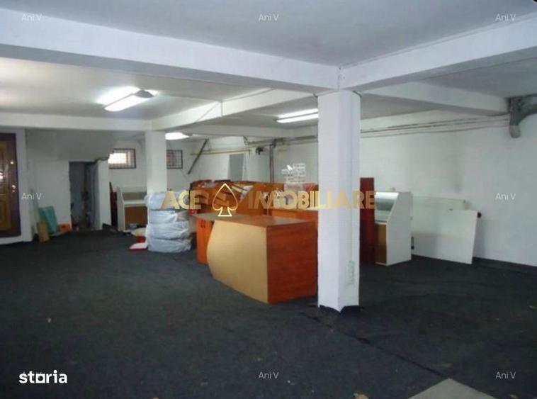 Casă cu 6 camere cu Teren 220 Mp în Vitan