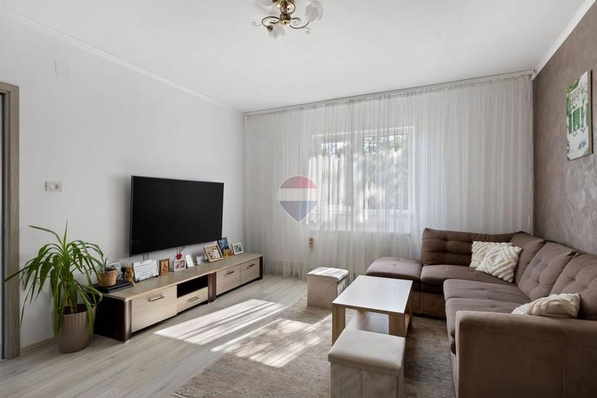 Casă individuală cu 4 camere cu Teren 550 Mp în Central