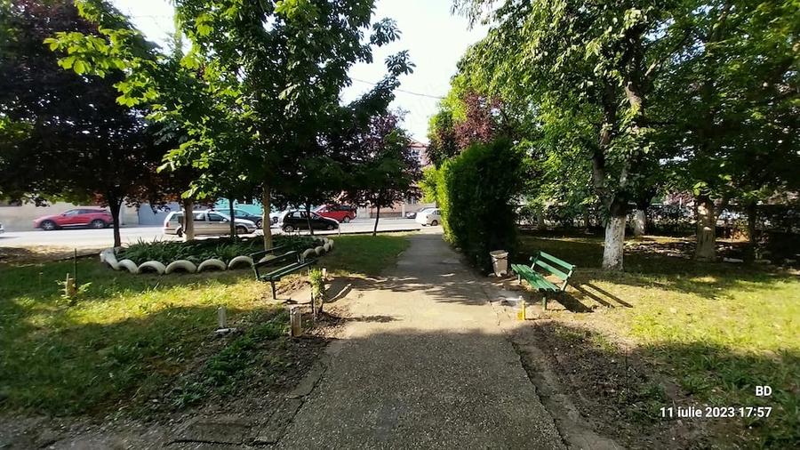 Apartament cu 2 camere decomandat în UTA