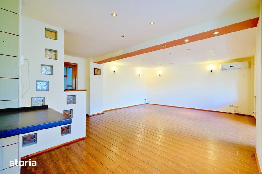 Apartament cu 4 camere decomandat în Vest