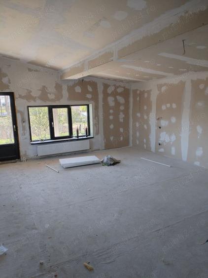 Casă cu 6 camere cu Teren 1000 Mp în Turnu Măgurele