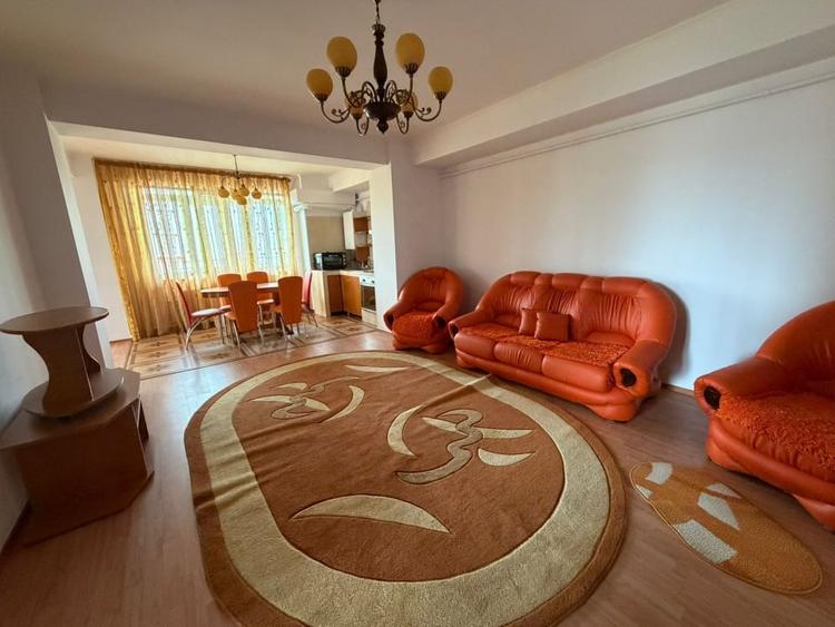 Apartament cu 5 camere semidecomandat, mobilat în Domenii
