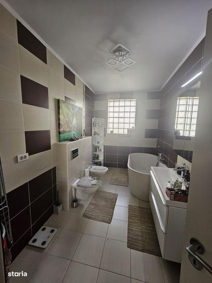 Casă cu 3 camere cu Piscina în Gării