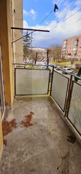 Apartament cu 3 camere decomandat în Simeria