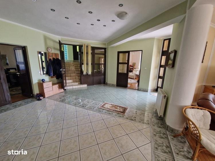 Casă cu 4 camere în Sud