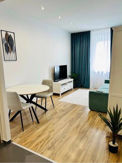 Apartament cu 2 camere decomandat în Vitan