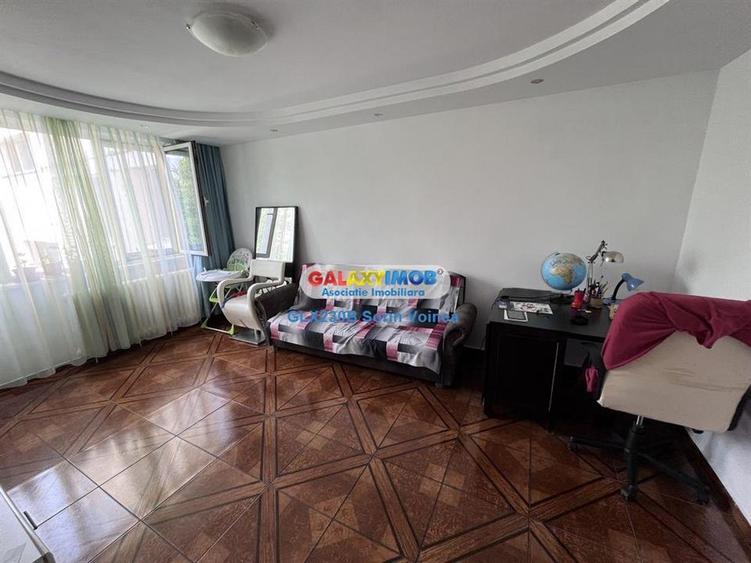 Apartament cu 4 camere decomandat, mobilat în Brâncoveanu