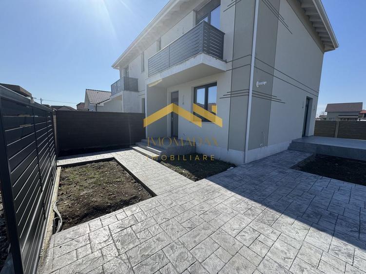 Duplex cu 4 camere cu Canalizare în Utvin