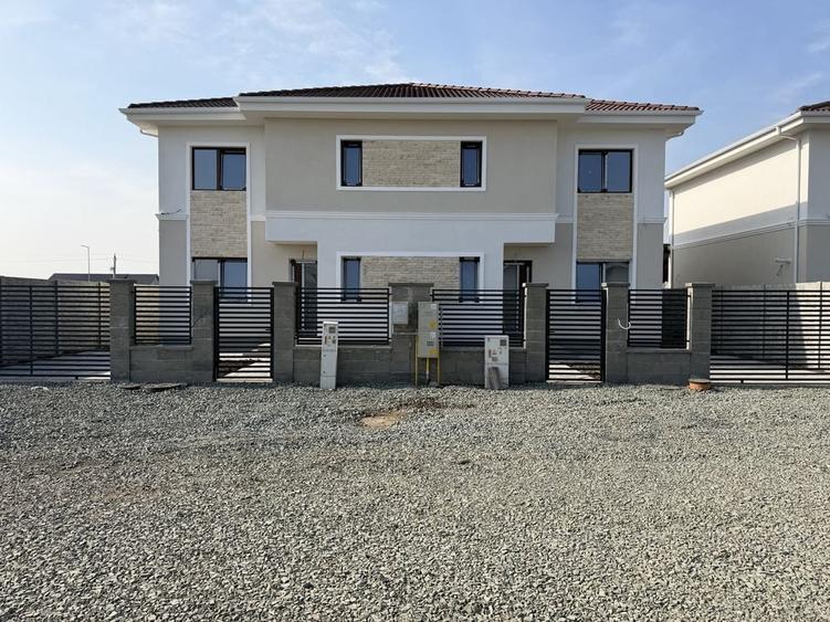 Casă cu 4 camere cu Teren 310 Mp în Moșnița Nouă
