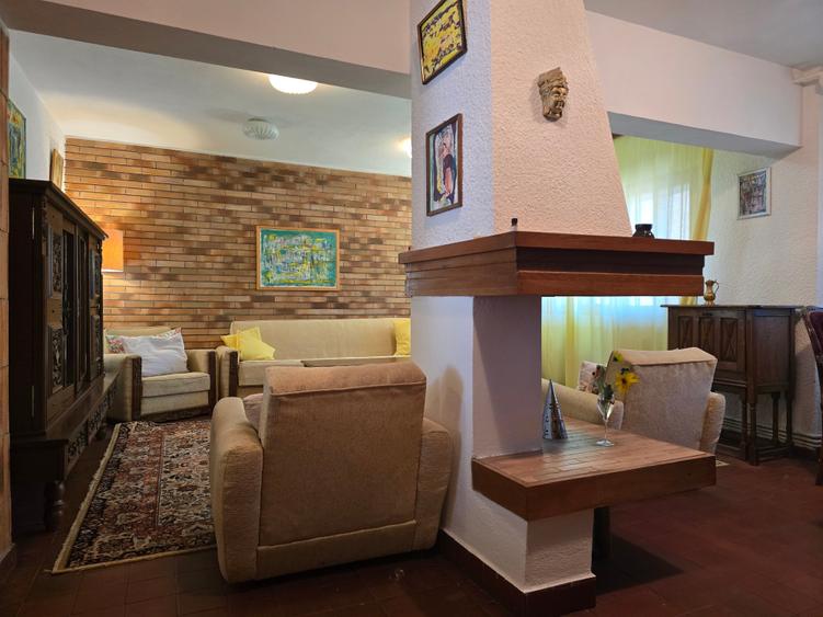 Apartament cu 4 camere decomandat în Ultracentral
