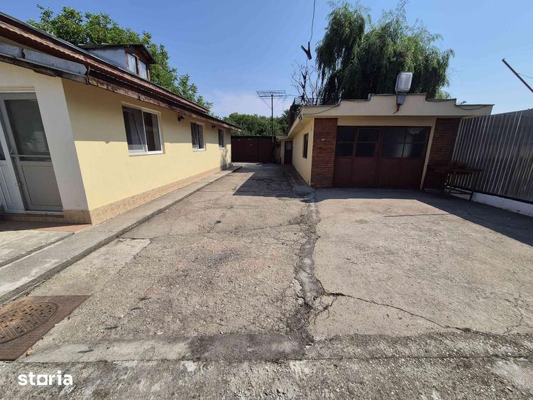Casă cu 10 camere cu Teren 2529 Mp în Bolintin-Deal