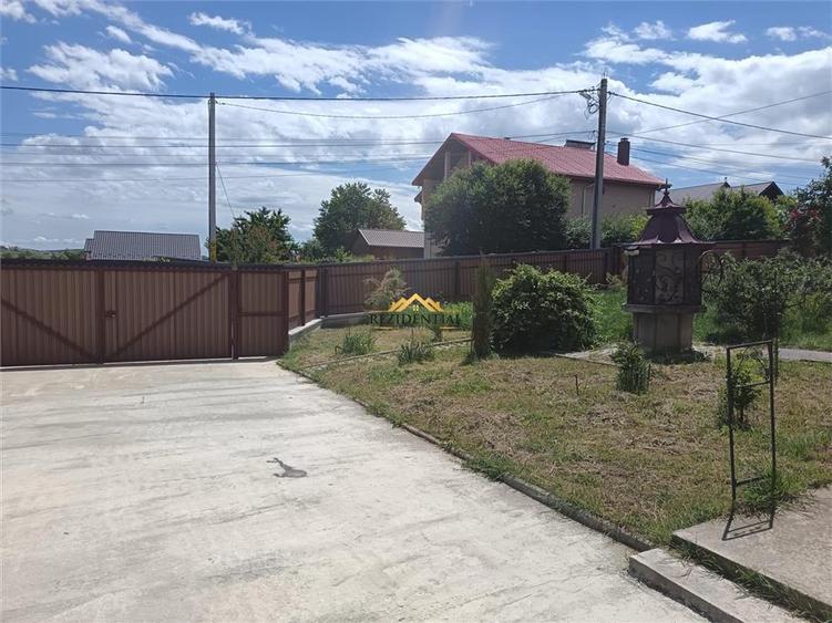Casă individuală cu 4 camere cu Canalizare în Curtești