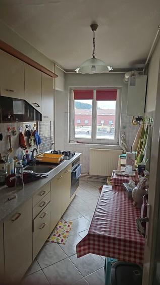 Apartament cu 2 camere decomandat în Astra