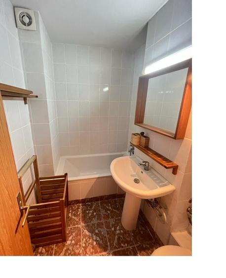 Apartament cu 3 camere în Drumul Taberei