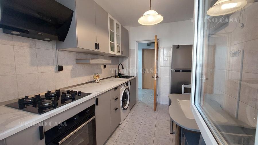 Apartament decomandat în Est