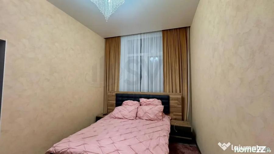 Apartament cu 5 camere decomandat în Mihai Bravu