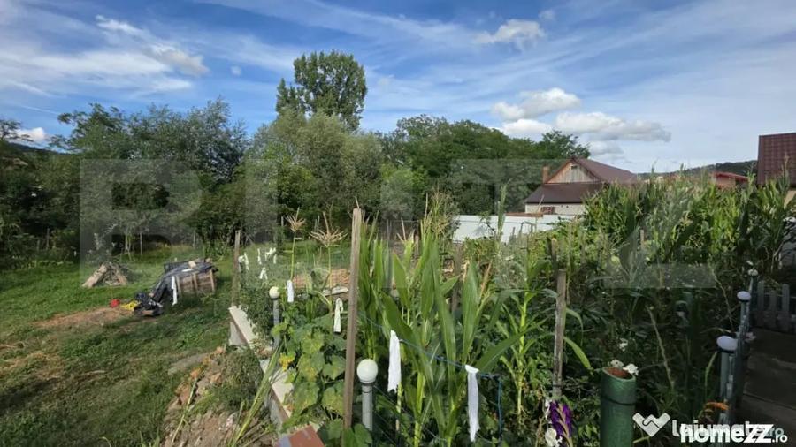 Casă cu 3 camere cu Teren 1700 Mp în Central