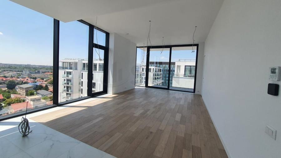 Penthouse cu 4 camere semidecomandat în Cotroceni