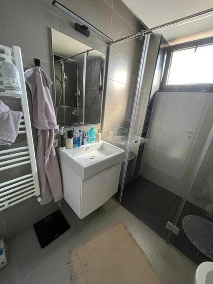Apartament cu 2 camere semidecomandat, mobilat în Gruia