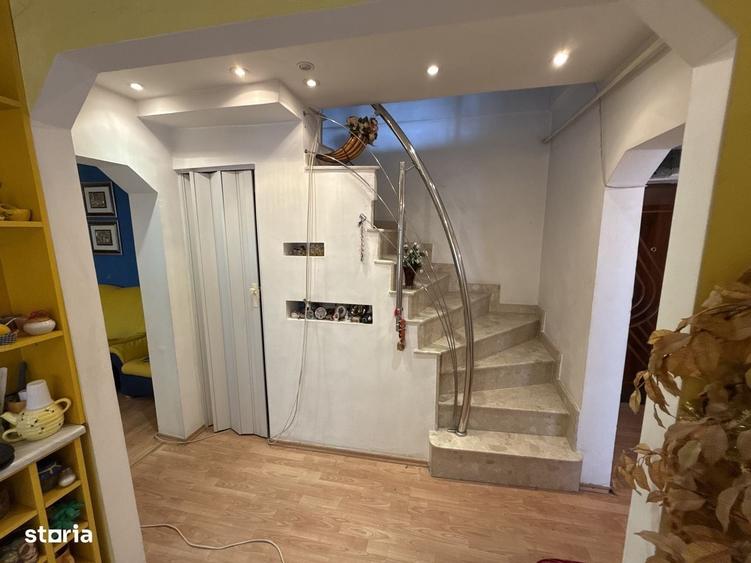 Apartament cu 4 camere decomandat în Exterior Vest