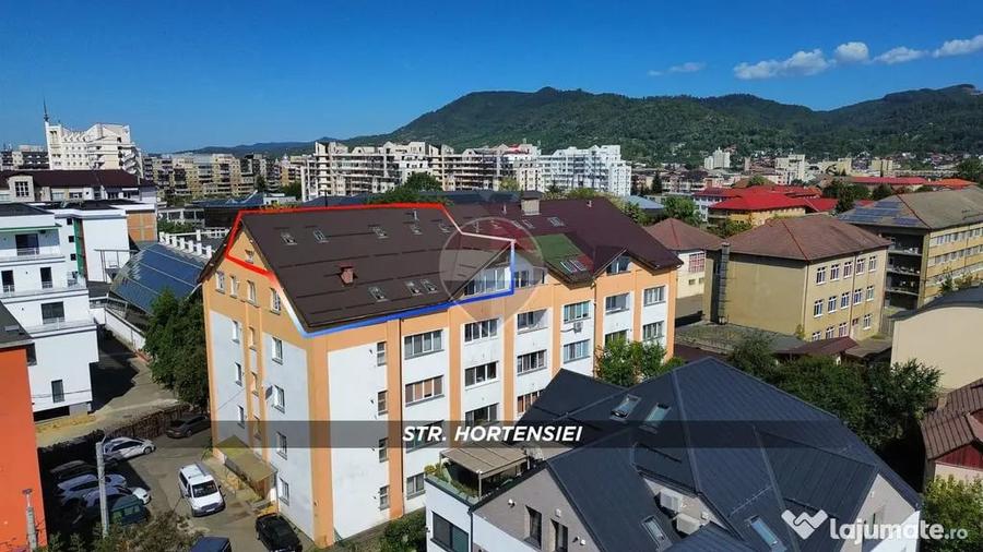 Apartament cu 7 camere decomandat în Central